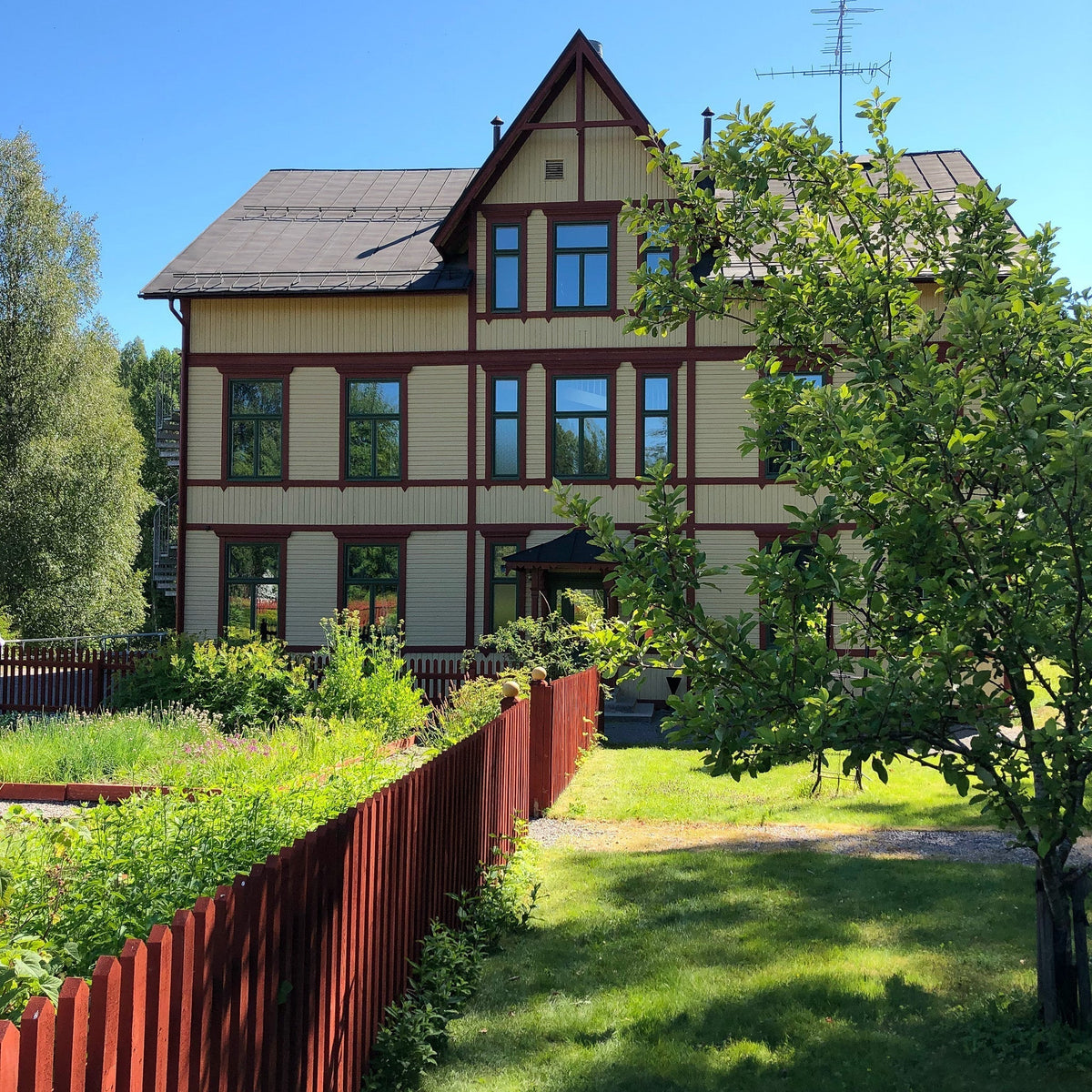 Att färgsätta ett gammalt hus